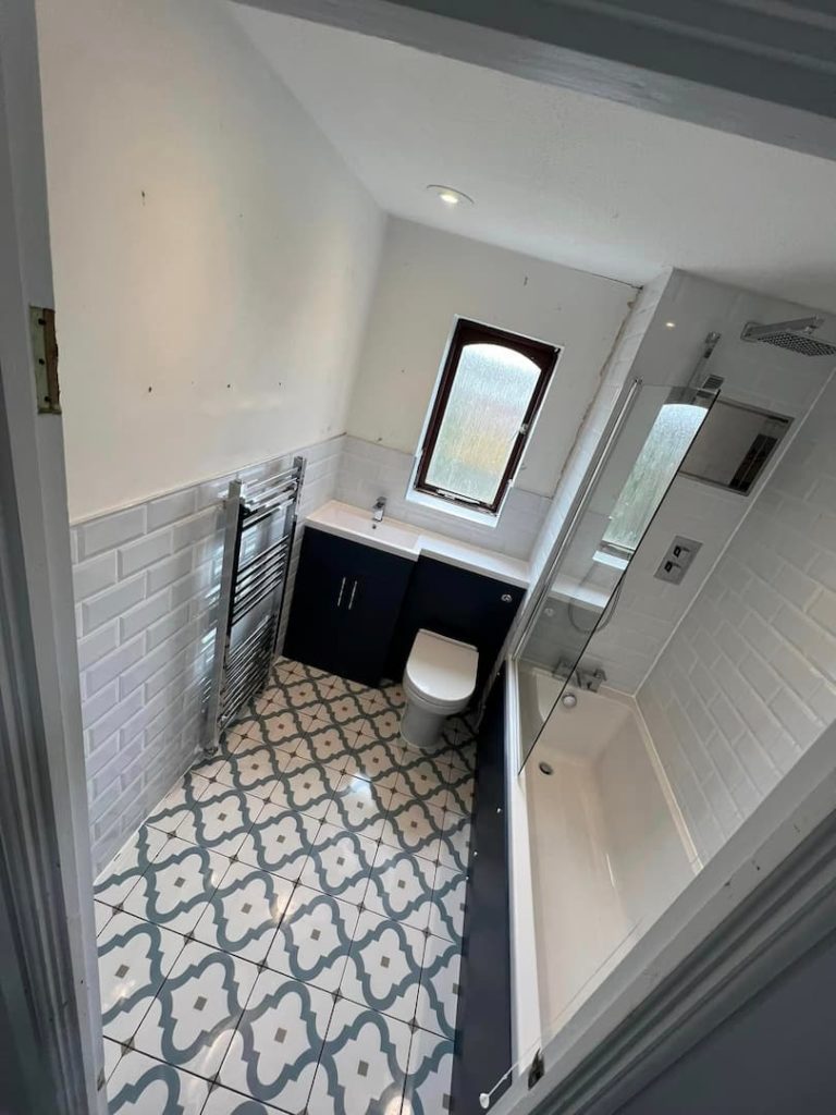 Patterned floor tiles